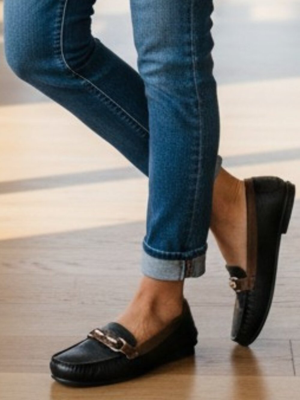 A2 Aerosoles Womens Size 7 Black Faux Leather Slip On Loafers Flat Moc Toe Shoes
